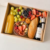 91841141-6705-4999-8FE9-D4575E72CB0C Box Carnes Frías con Vino Tinto