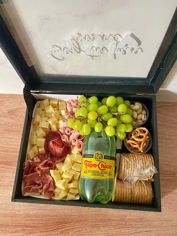IMG_0044 Box de Carnes Frias en Caja de Acetato