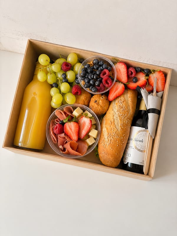 91841141-6705-4999-8FE9-D4575E72CB0C Box Carnes Frías con Vino Tinto